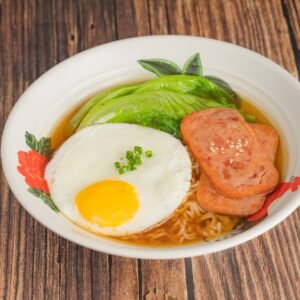 บะหมี่ลันชอนมีทและไข่ / Luncheon Meat & Egg Noodles