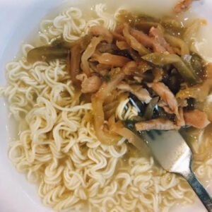 บะหมี่หมูเส้นและผักกาดดอง / Shredded Pork & Pickled Mustard Greens Noodles